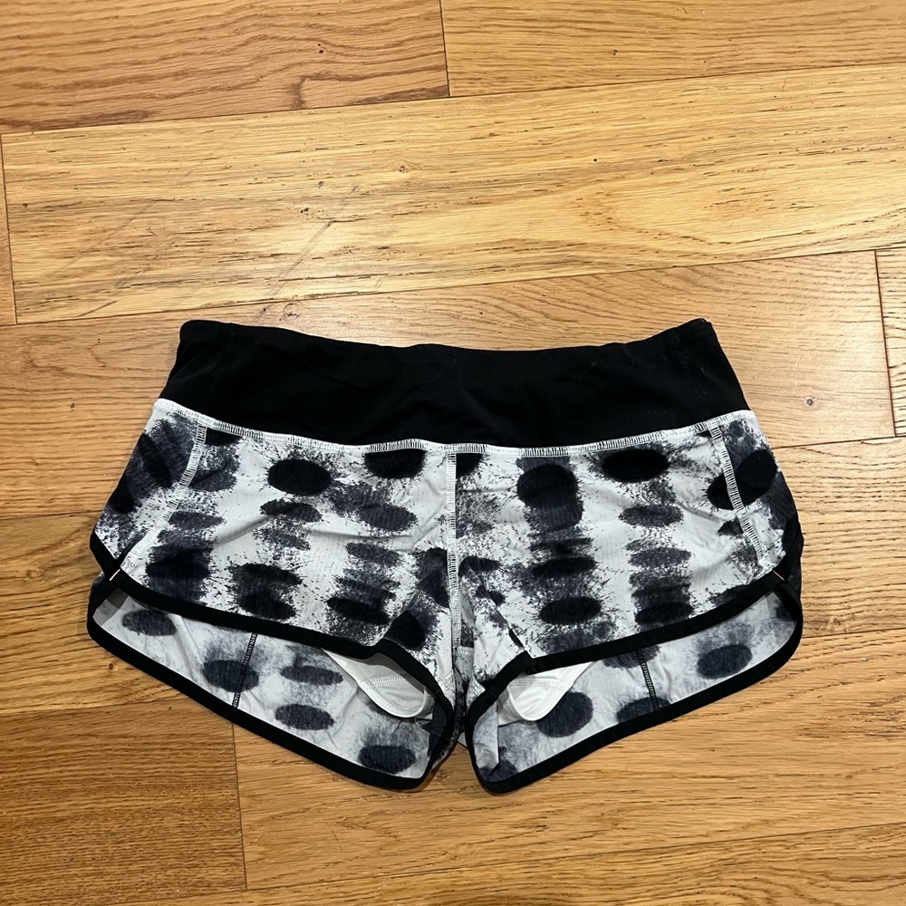 Lululemon shorts size 4